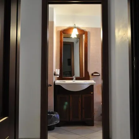 Rosanna לינה וארוחת בוקר 3*